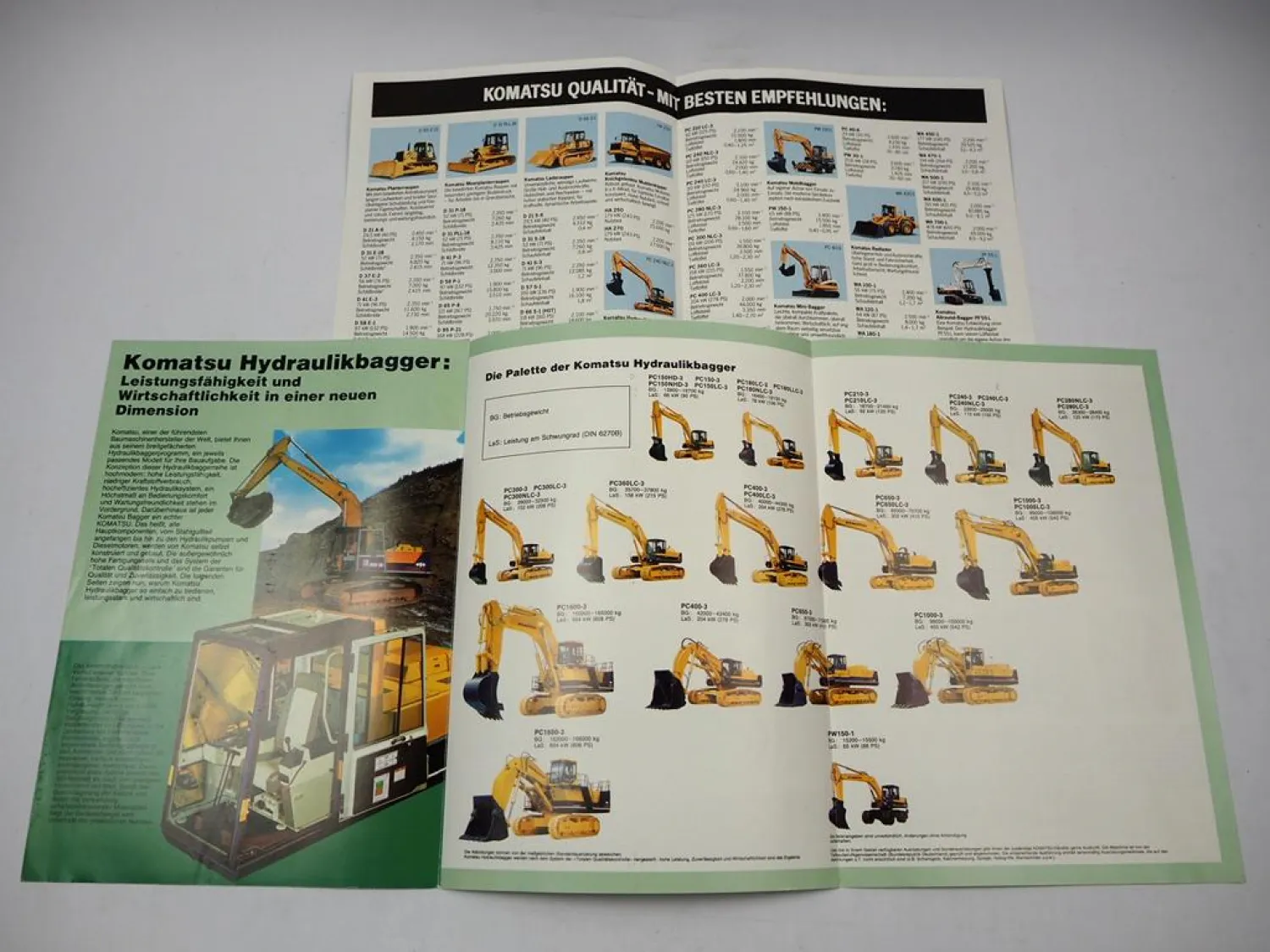 2x Prospekt Komatsu Bagger Raupen Radlader Kipper Lieferprgramm 1988/89