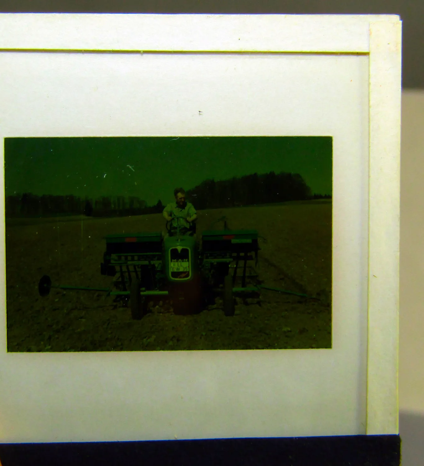 3 Foto + Diapositiv MAN Dieselschlepper mirt Hassia Sämaschiene 1960 Original