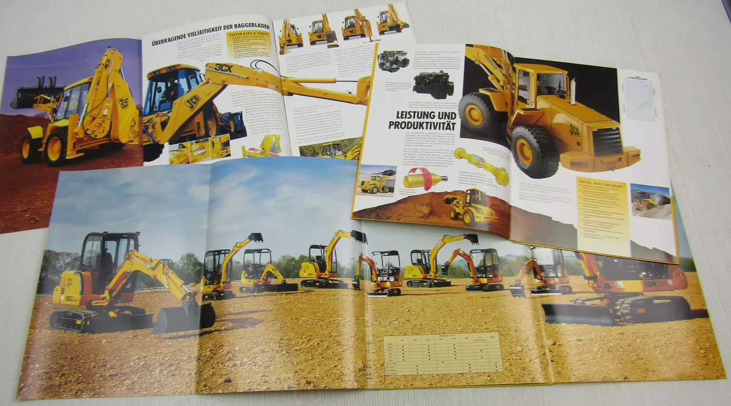 3 Prospekte JCB Minibagger Baggerlader und Radlader Produktpalette