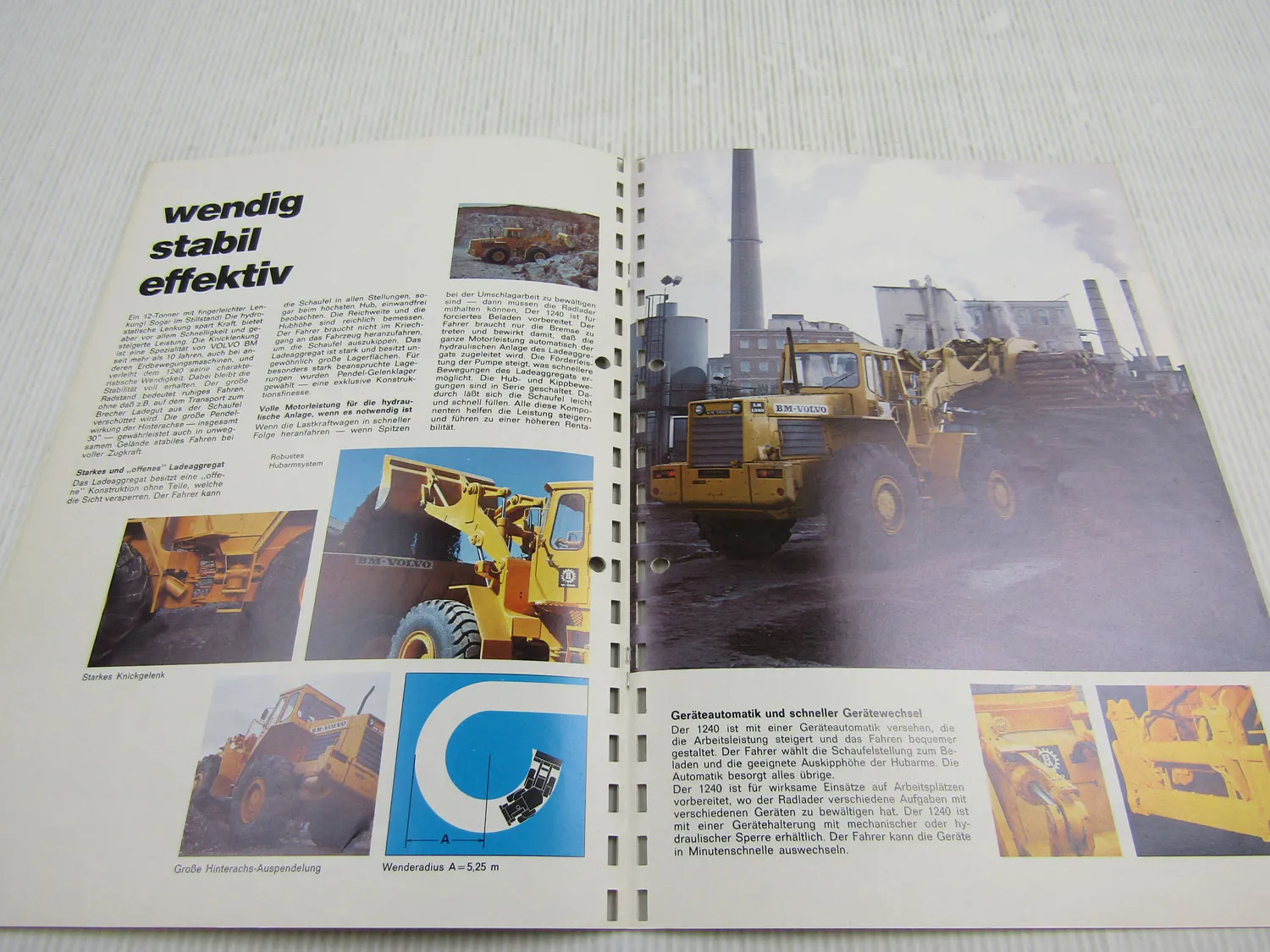 3 Prospekte Volvo BM 1240 Radlader und Geräte 1974