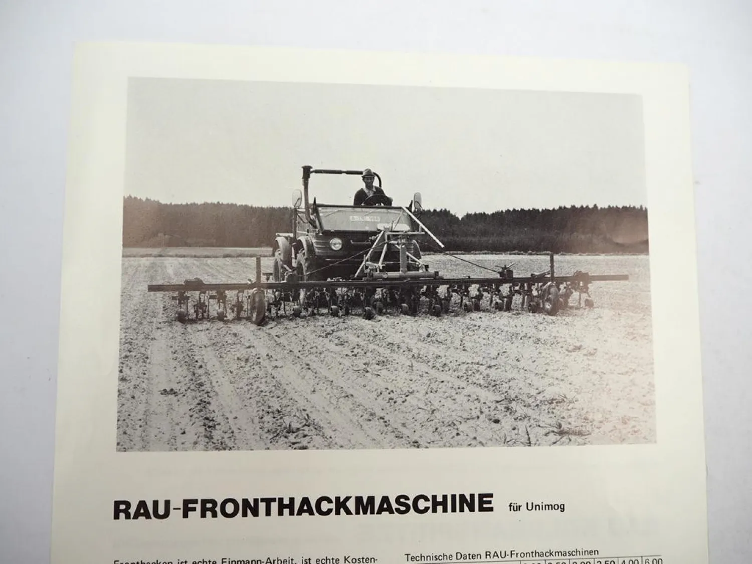 3x Original Prospekt Rau Anbaugeräte Spritzen Hackmaschine für Unimog 1970er J.