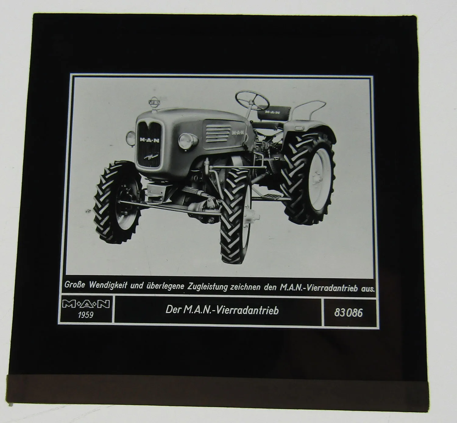 5 Diapositiv MAN Dieselschlepper mit Vierradantrieb Allrad ca 1960 Original