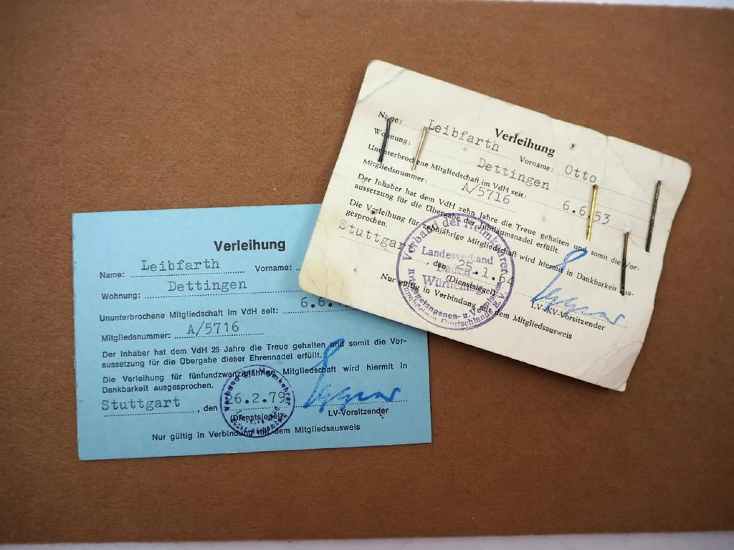 5x Abzeichen + Urkunden VDH Verband der Heimkehrer Kriegsgefangenen e.V. 1964/79