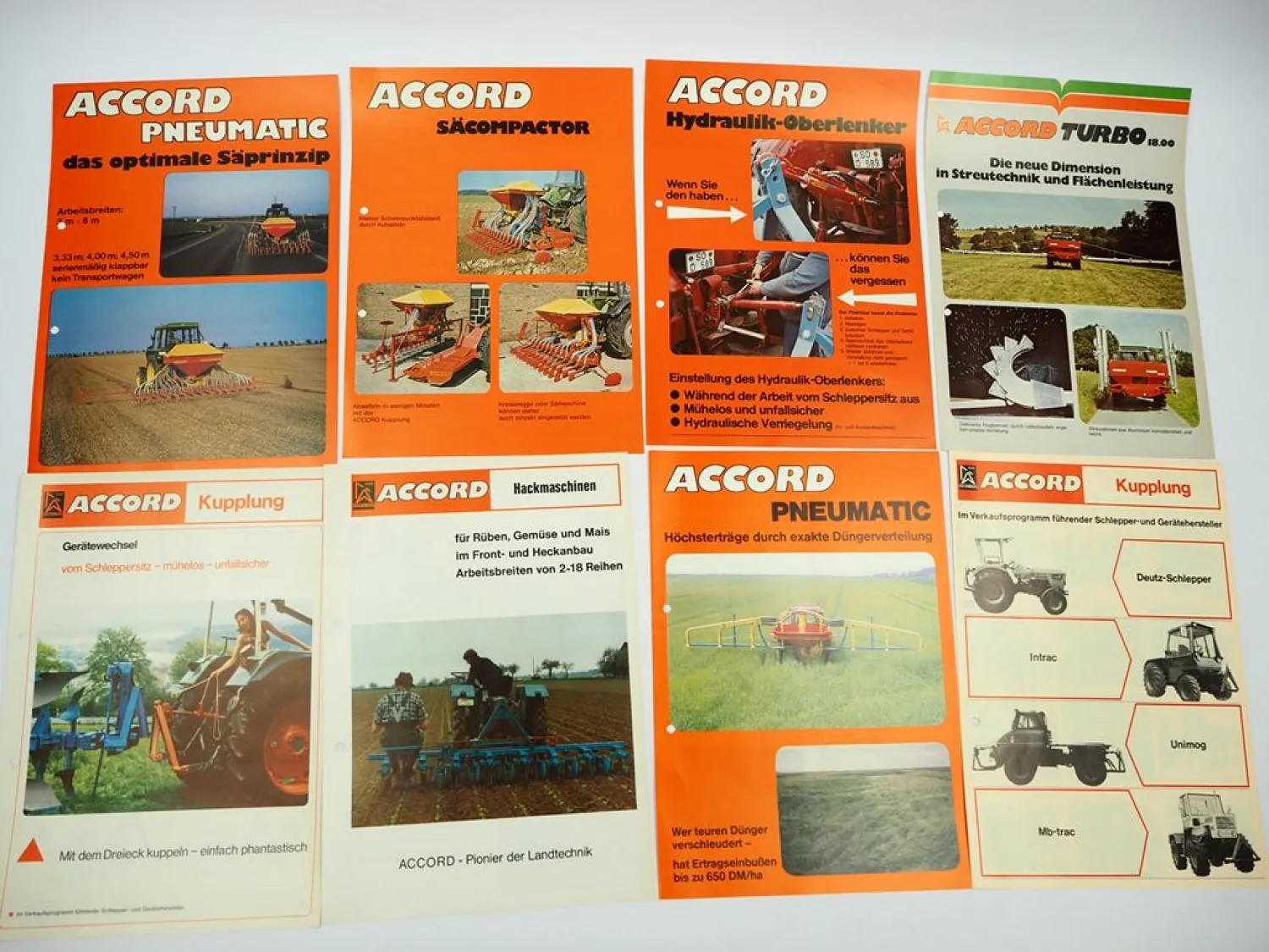 8x Original Prospekt Accord Landtechnik für Deutz Unimog MBtrac ca. 1981/82