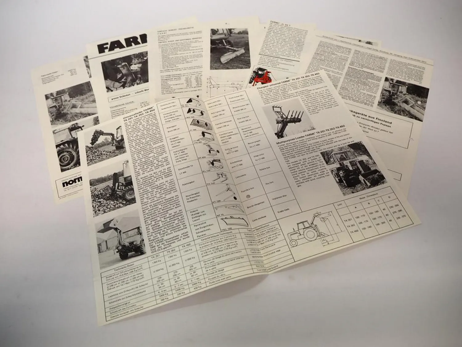8x Original Prospekte Farmi Normet Anbaugeräte Unimog MB-trac Forst Bau Land