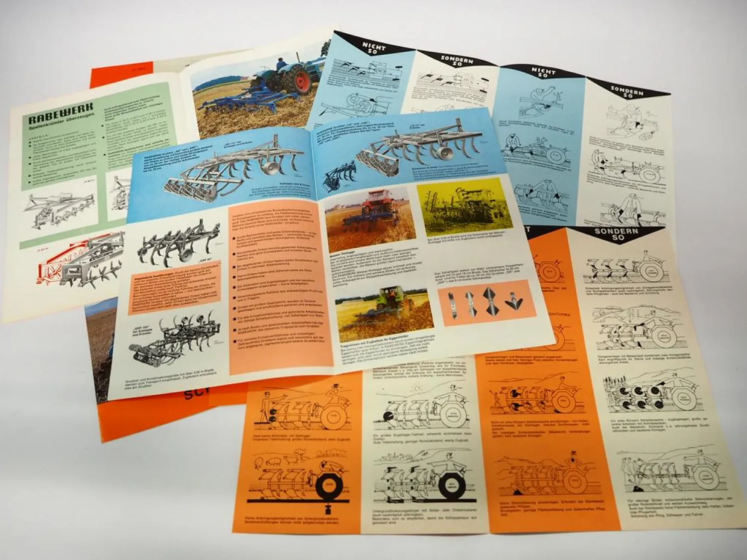 9x Original Prospekt Rabewerk verschiedene Anbaugeräte für Traktoren 1970er J.