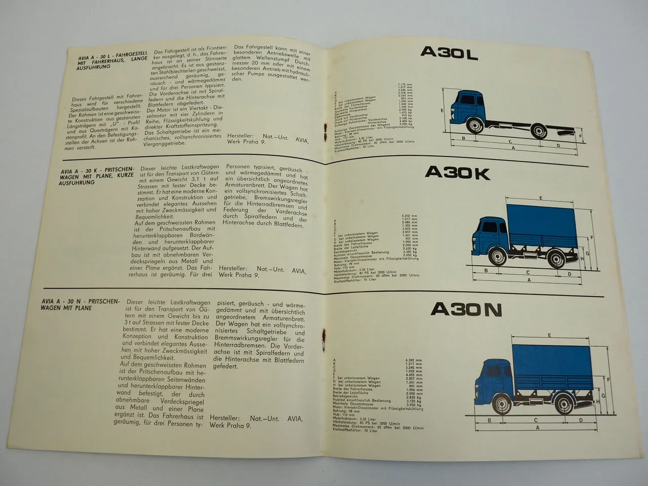 AVIA A 15 30 Fahrgestell LKW Aufbau Produktions Programm Prospekt 28 Seiten