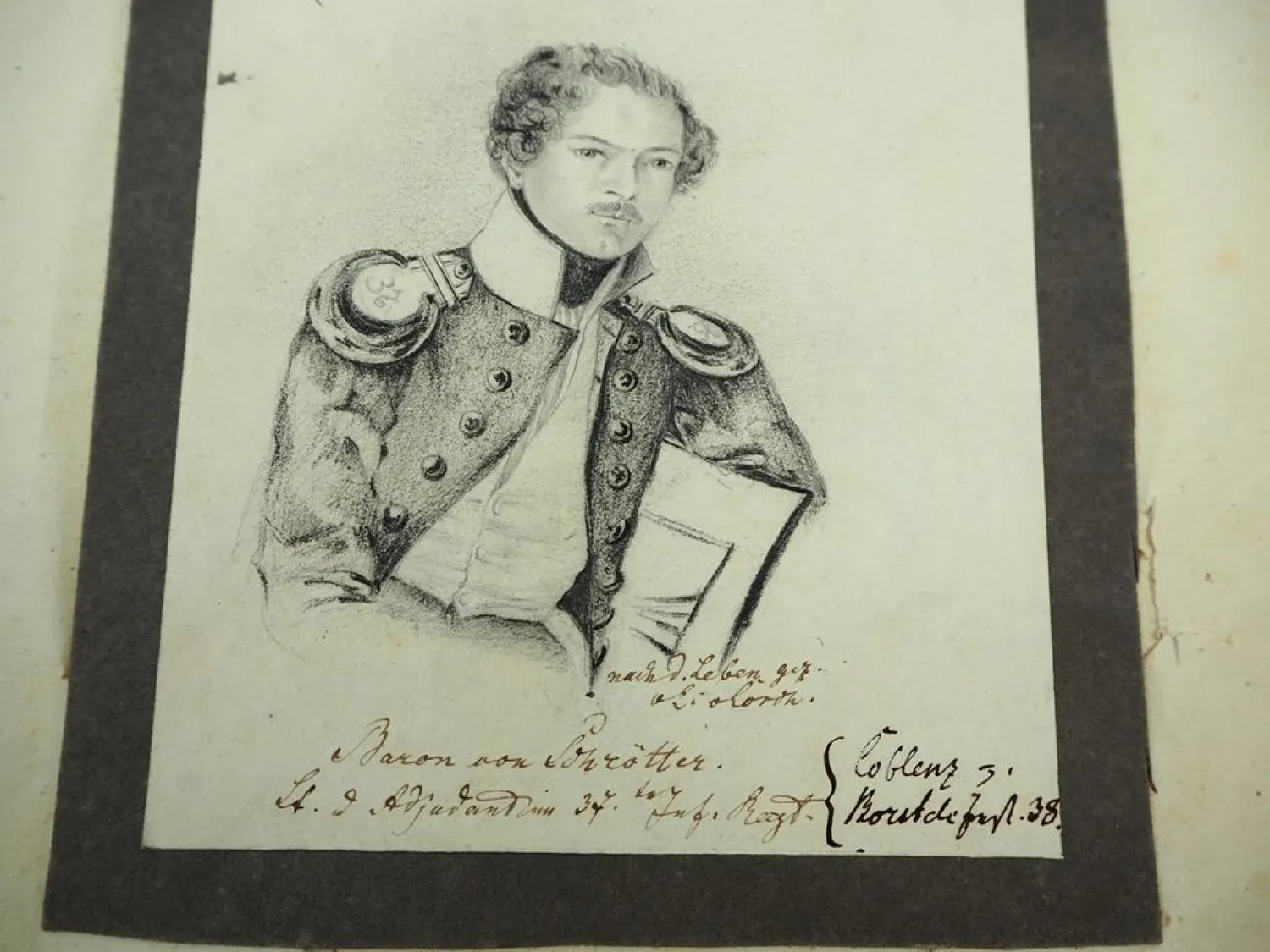 Bleistiftzeichnung Leutnant Baron v. Schrötter Inf. Regiment 37 ca. 1830 v. Lorch