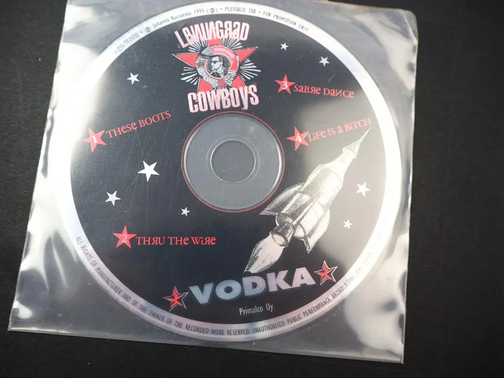 Buch und CD Leningrad Cowboys Vodka Since 1549 Finnland 1995 Werbung