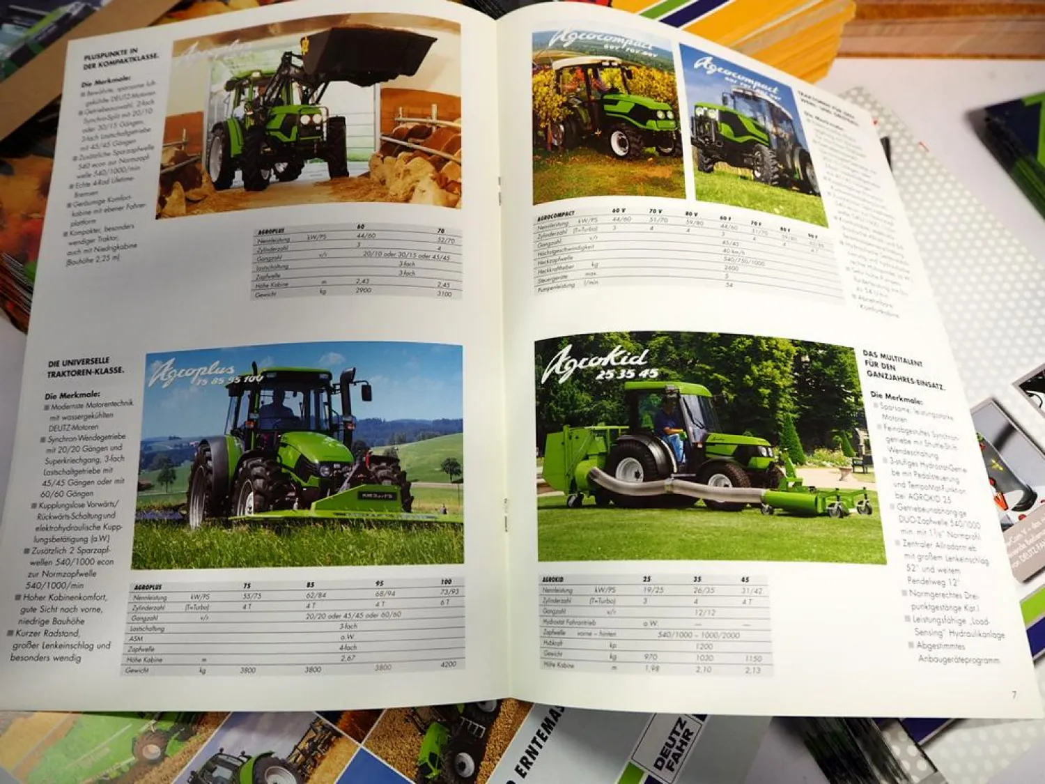 ca 1400 Original Prospekte Deutz Fahr Traktoren & Mähdrescher 1996 - 2018