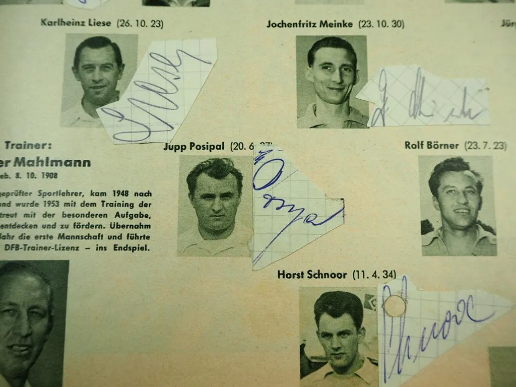 Deutsche Fussball Meisterschaft 1957 Zeitschrift Bahr Autogramme Hamburger SV