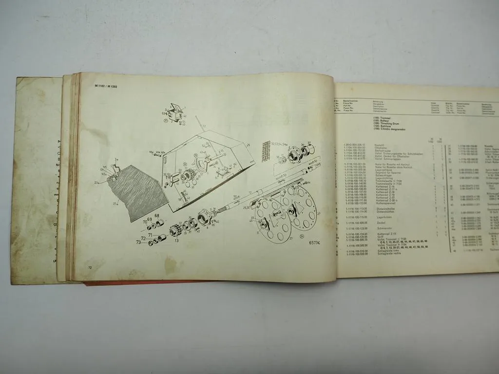 Deutz Fahr M1102 M1202 Mähdrescher Ersatzteilliste Spare Parts List 1977