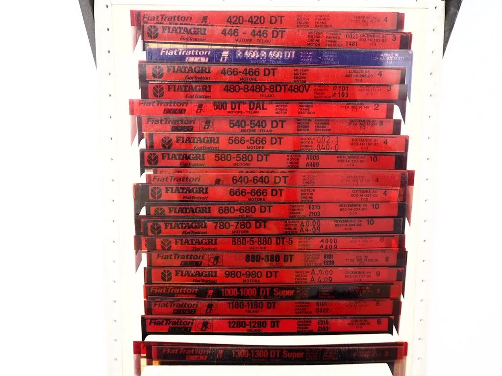 Ersatzteillisten Sammlung Fiat Agri New Holland Claas Westfalia in Sammelmappe
