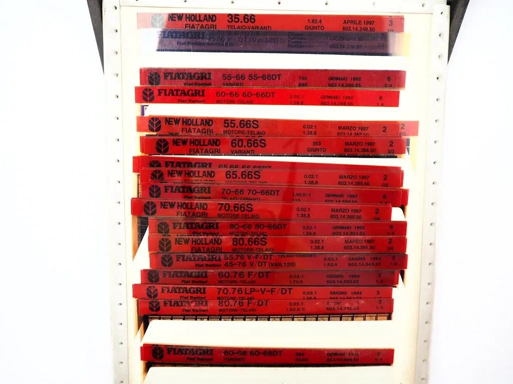 Ersatzteillisten Sammlung Fiat Agri New Holland Claas Westfalia in Sammelmappe
