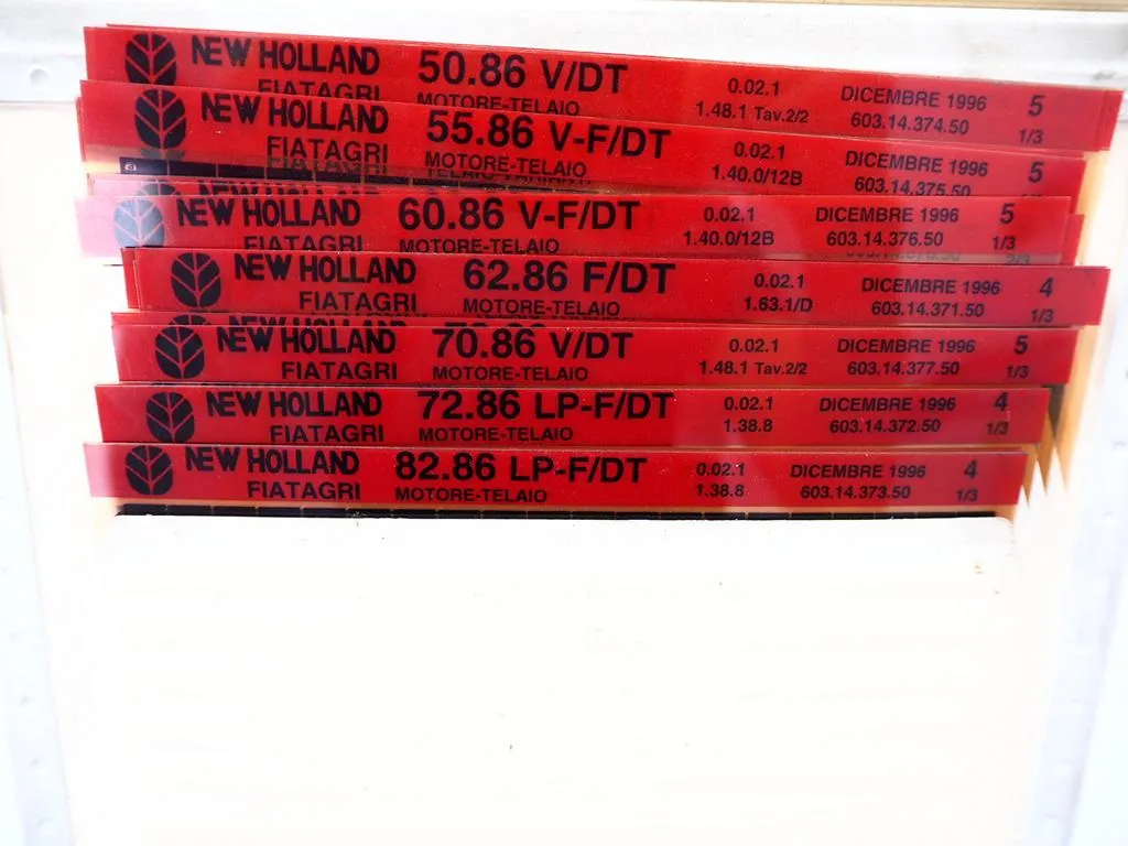 Ersatzteillisten Sammlung Fiat Agri New Holland Claas Westfalia in Sammelmappe