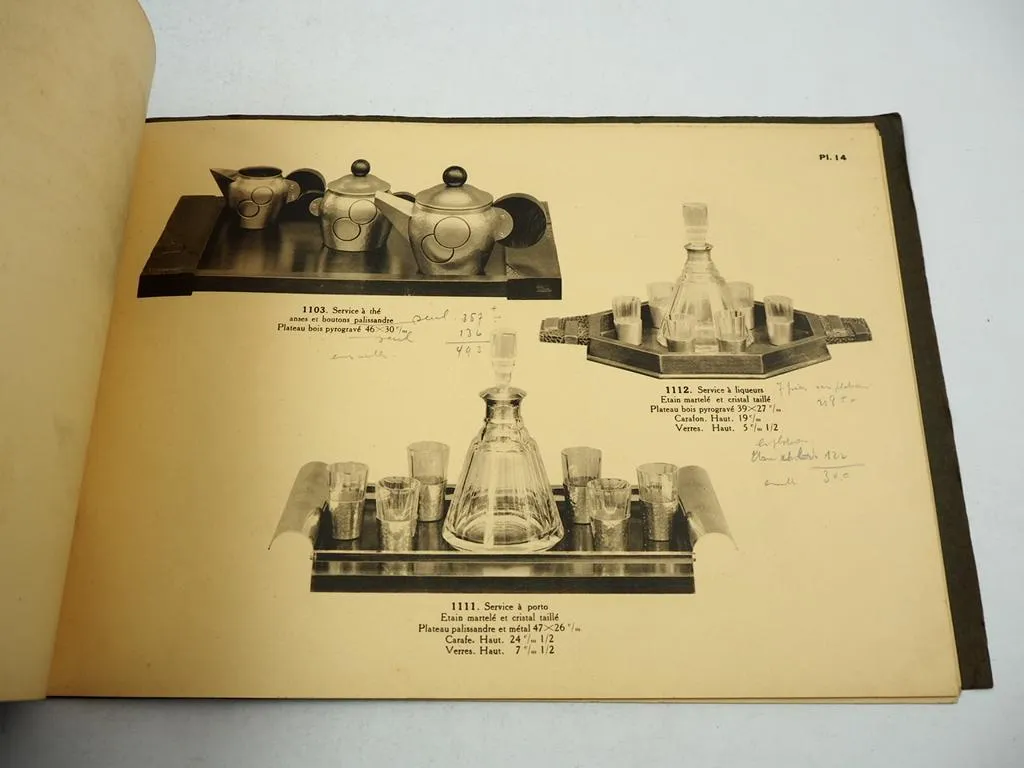 Etains de R. Delavan eiseleur decorateur Paris Art Deco Metall Schalen Vasen Dekoration