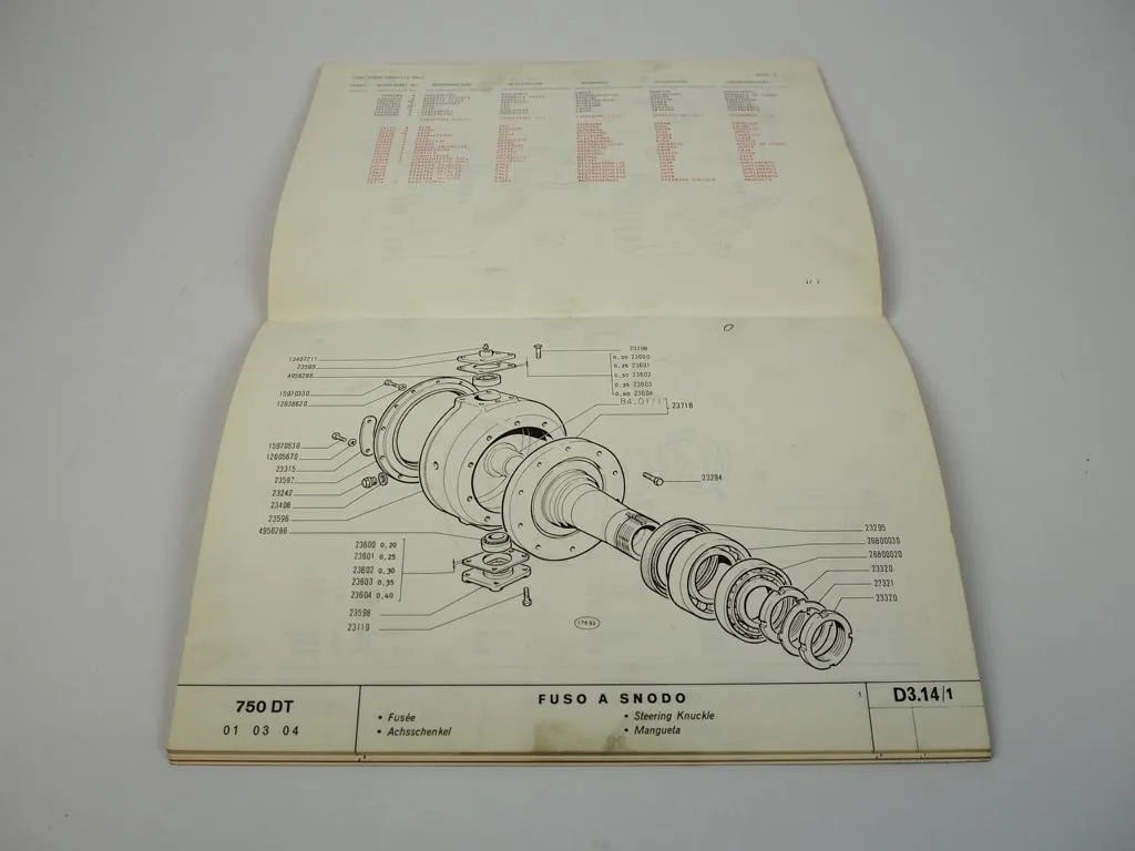 Fiat 750 DT Traktor Allrad Ersatzteilkatalog Catalogo Parti di Ricambio 1970