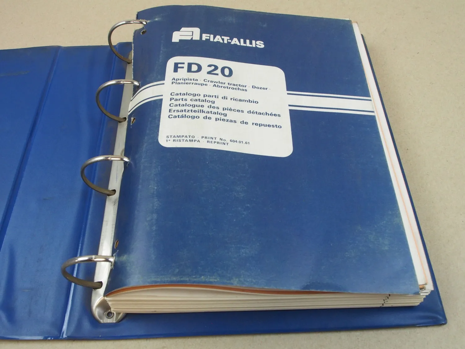 Fiat-Allis Fiatallis FD20 Raupe Ersatzteilliste Parts Catalog Parti ricambio