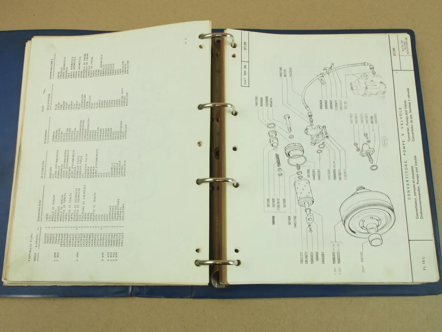 Fiat-Allis Fiatallis FL14C Raupenlader Ersatzteilliste Parts List ricambio 1977