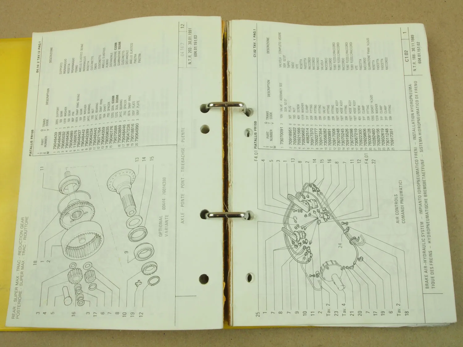 Fiat-Allis Fiatallis FR15B Lader Ersatzteilliste Parts Catalog Parti ricambio 91