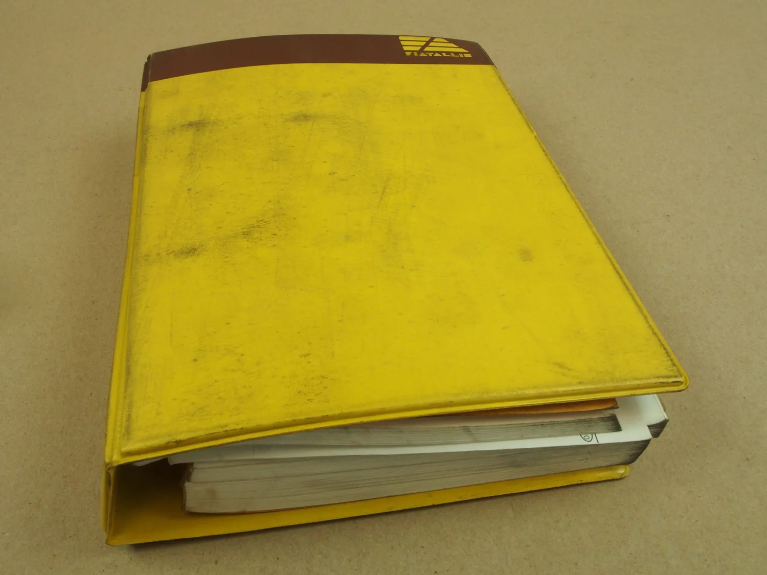 Fiat-Hitachi FE28 Bagger Ersatzteilliste Parts Catalog Parti ricambio 1987