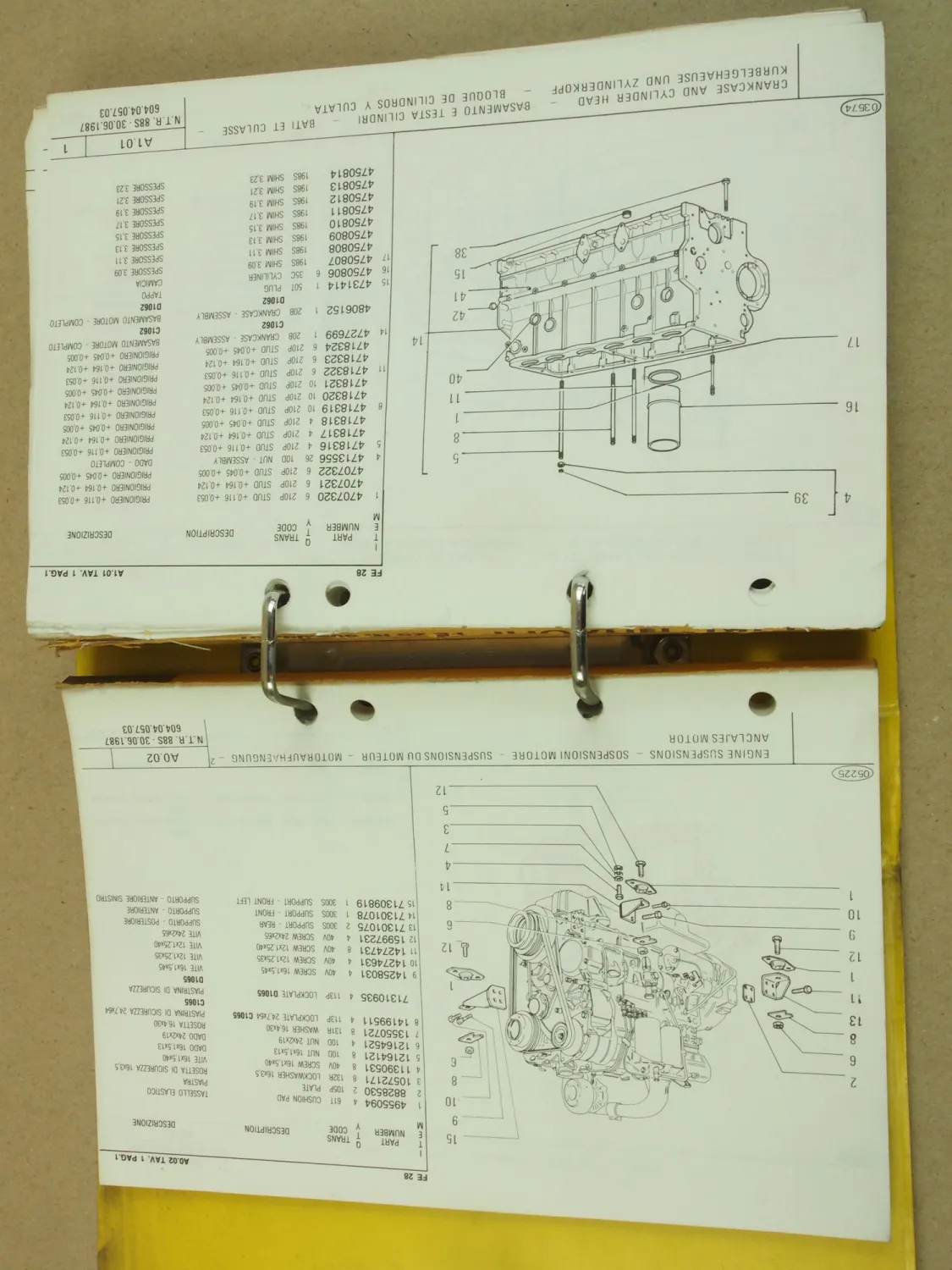 Fiat-Hitachi FE28 Bagger Ersatzteilliste Parts Catalog Parti ricambio 1987
