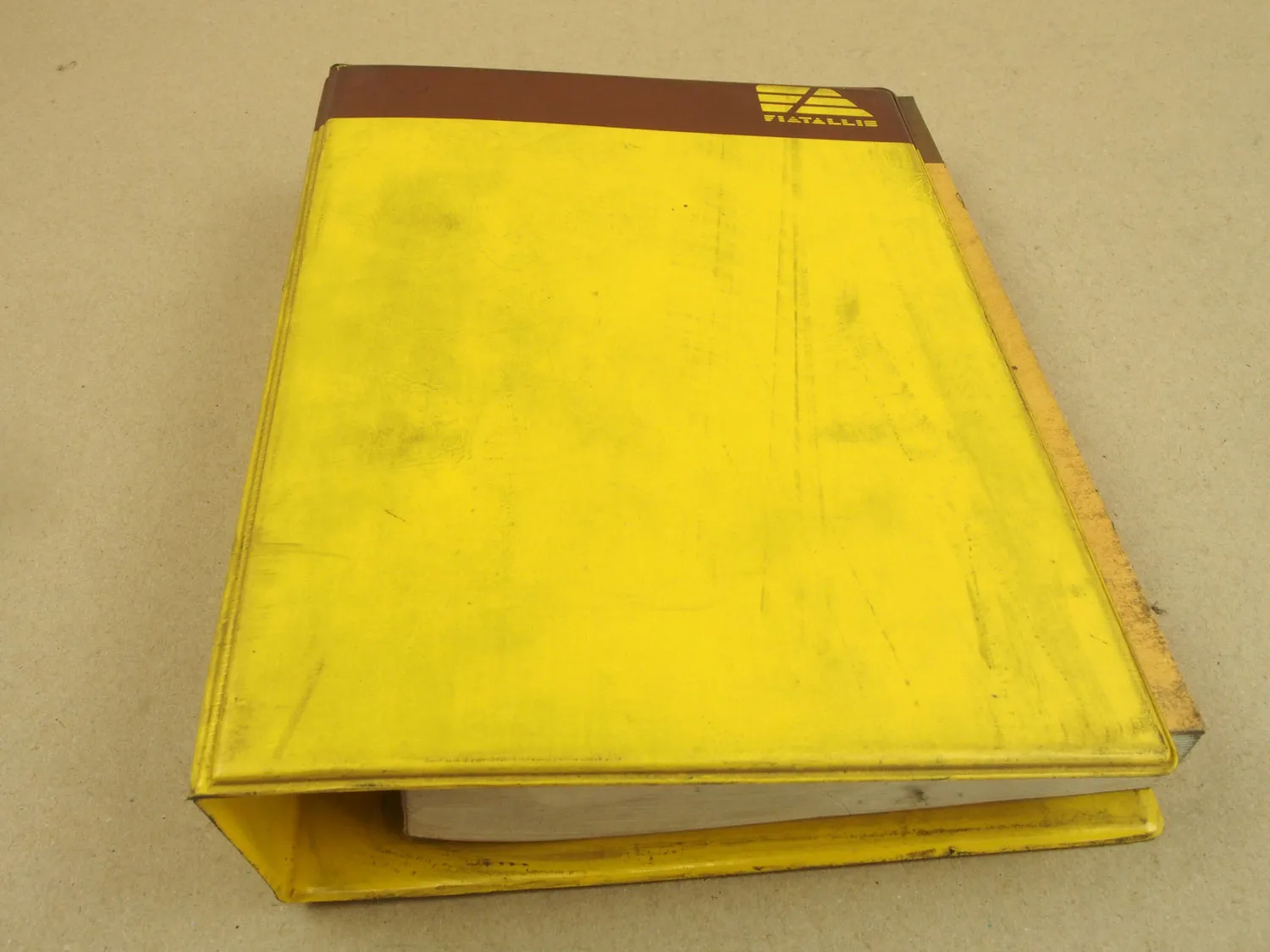 FiatAllis FR10 Radlader Ersatzteilliste Parts Catalog Parti ricambio 1985