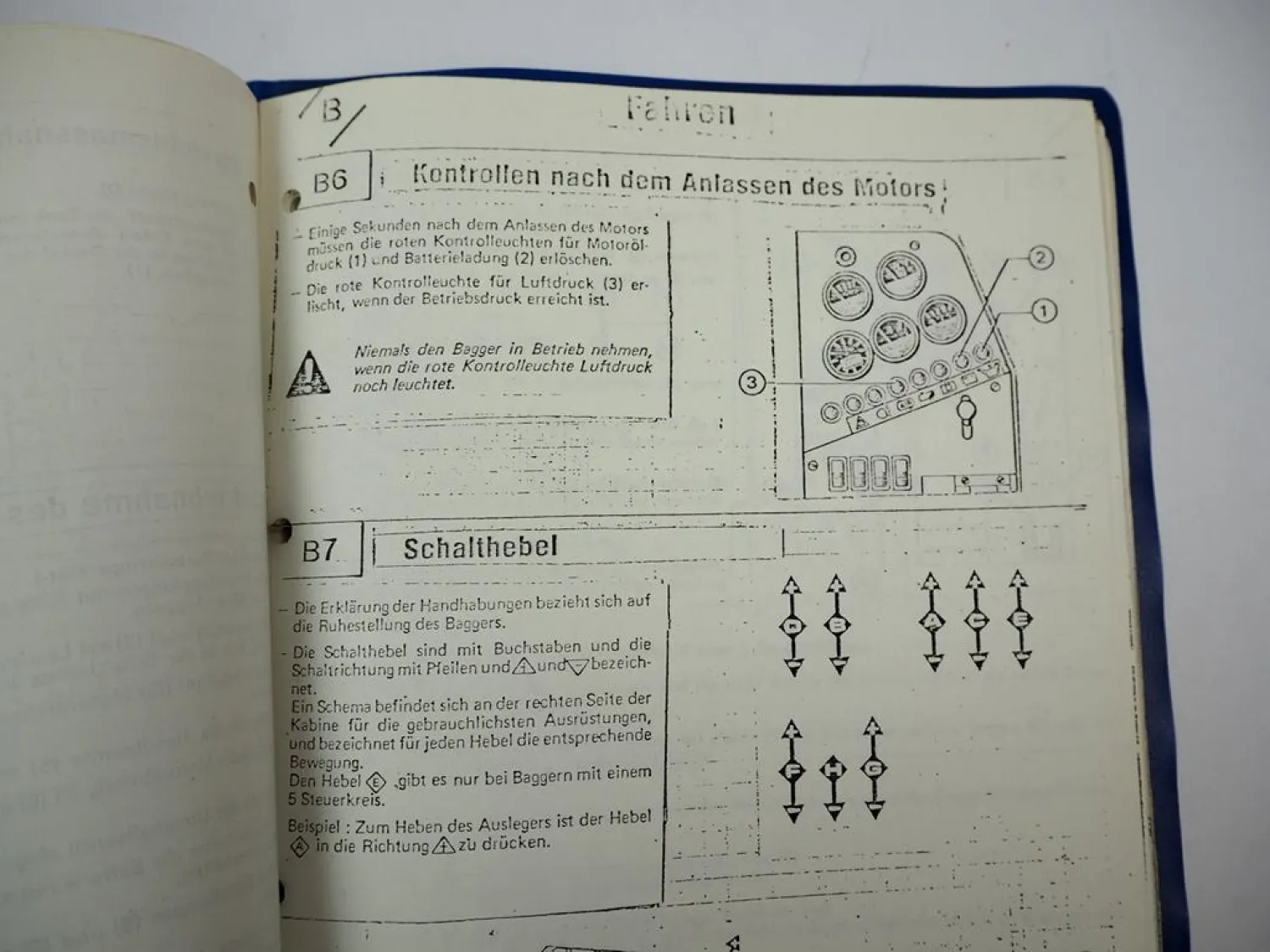 Hanomag P14CK Hydraulikbagger Pingon Prospekt Schulungshandbuch Wartung ca. 1980