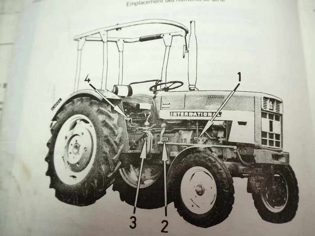 IHC 323 383 423 453 Dieselschlepper Ersatzteilkatalog Parts List 1972