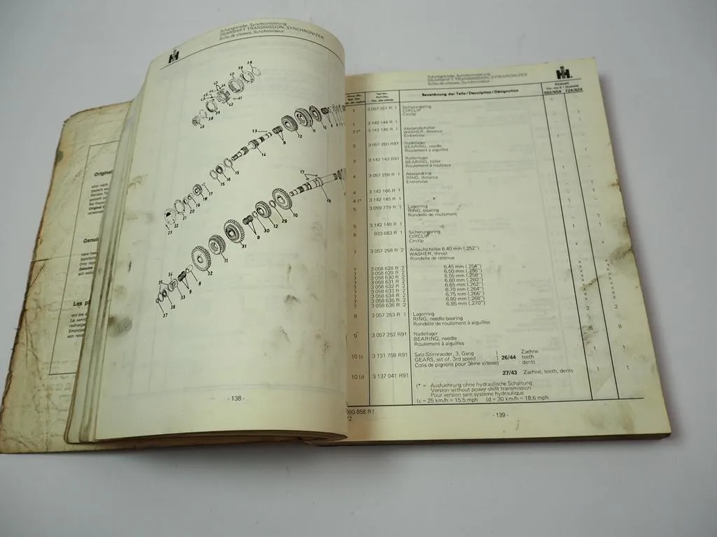 IHC 553 654 724 824 Traktoren Ersatzteilliste Parts Catalog Tractors 1972