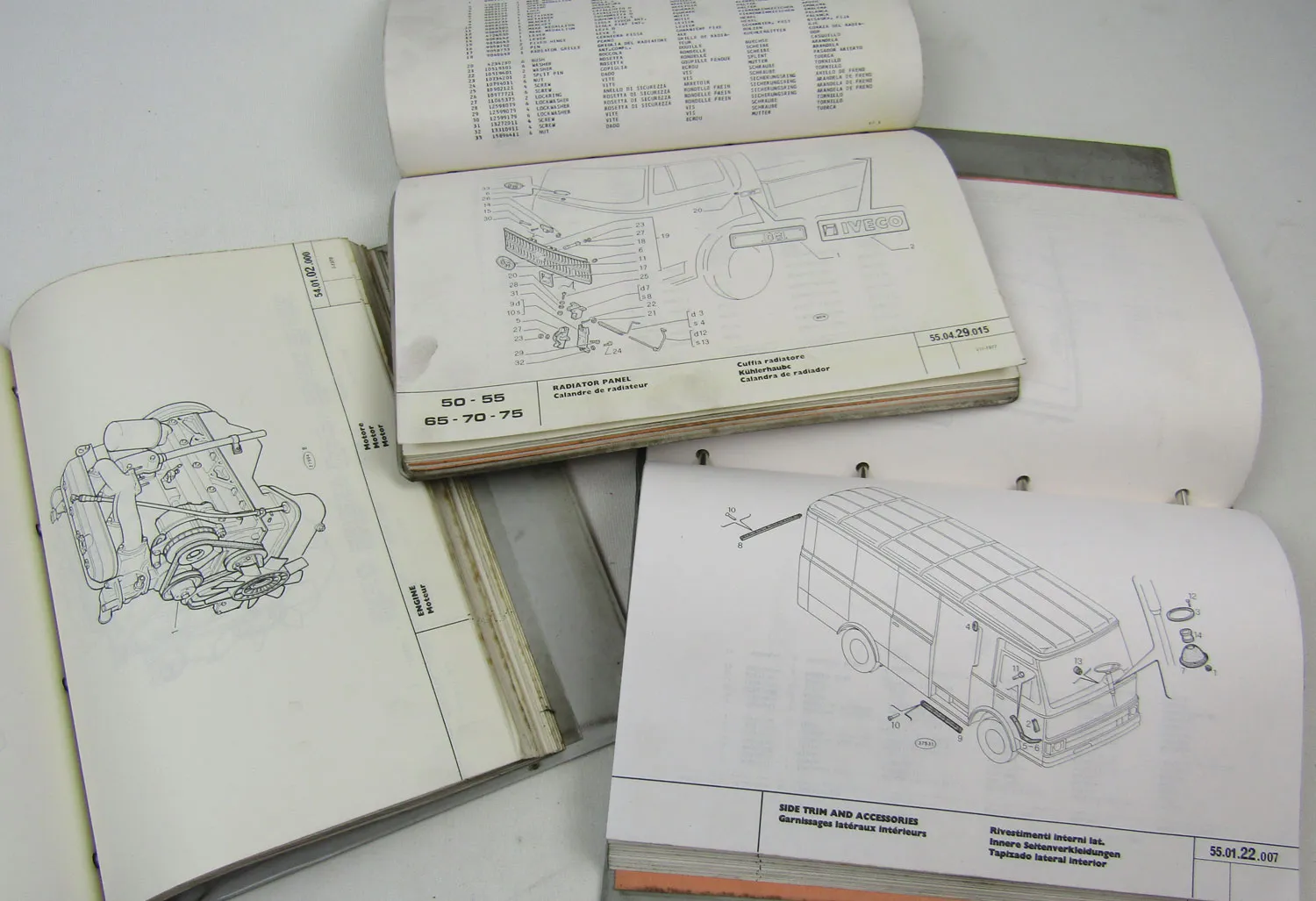 Iveco 50 55 65 75 80 F8 OM8 F9 OM9 OM10 AI10 Ersatzteilliste VAN Truck 1977