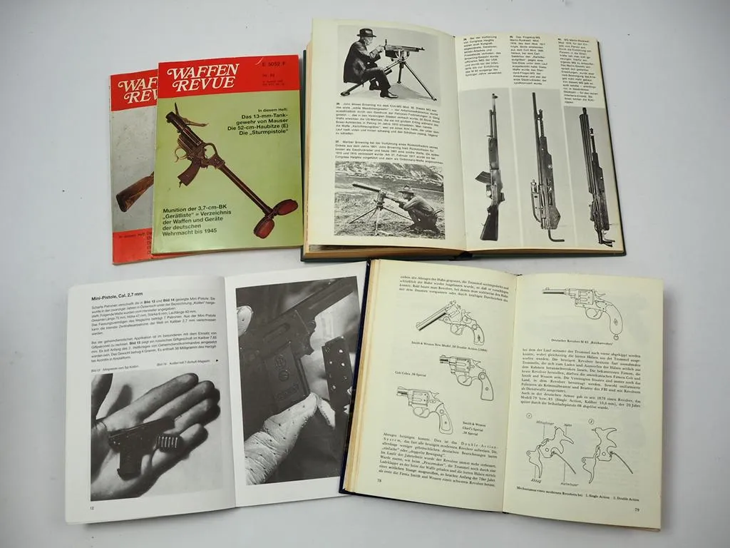 Konvolut Thema Waffentechnik Handfeuerwaffen Kuriositäten Maschinengewehr