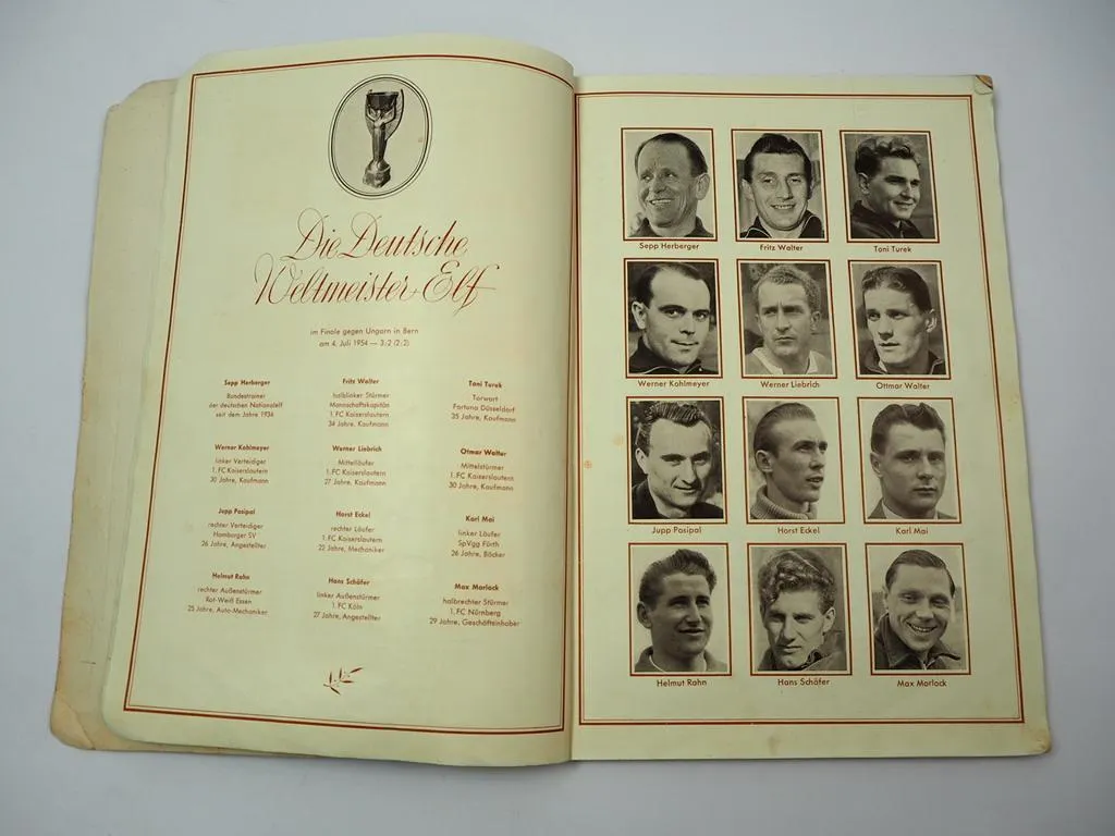 Kosmos Zigarettenbilder Album Deutsche National Elf Fussball Weltmeister 1954