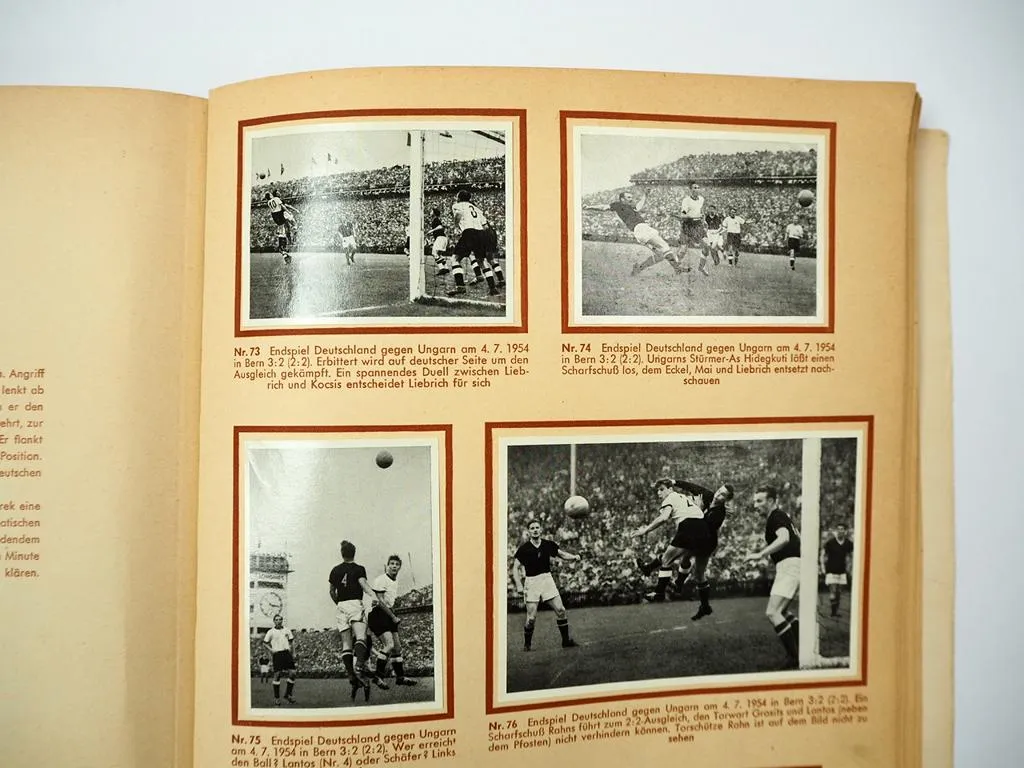 Kosmos Zigarettenbilder Album Deutsche National Elf Fussball Weltmeister 1954