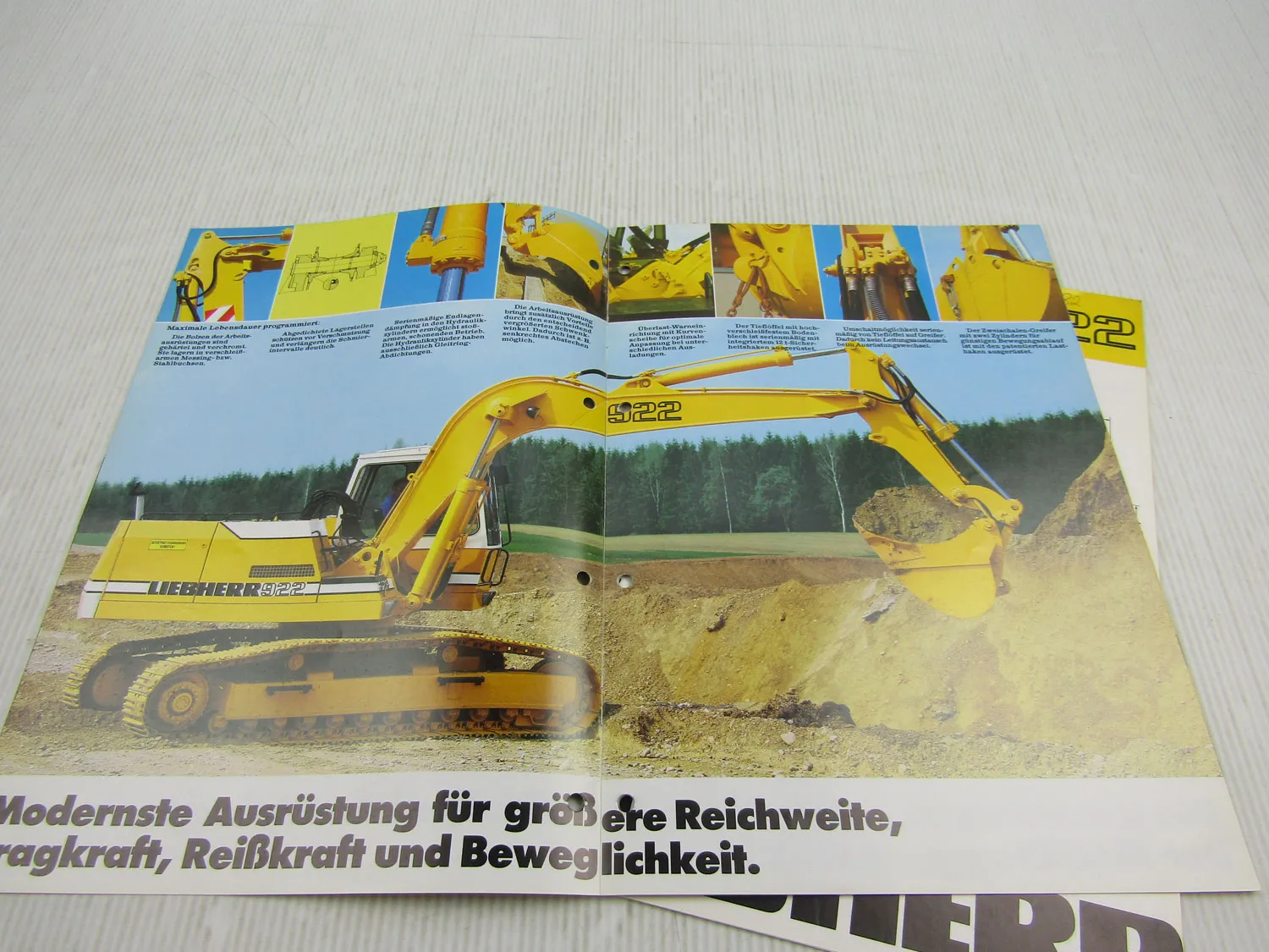Liebherr R922 Hydraulikbagger Prospekt und technische Daten 1985