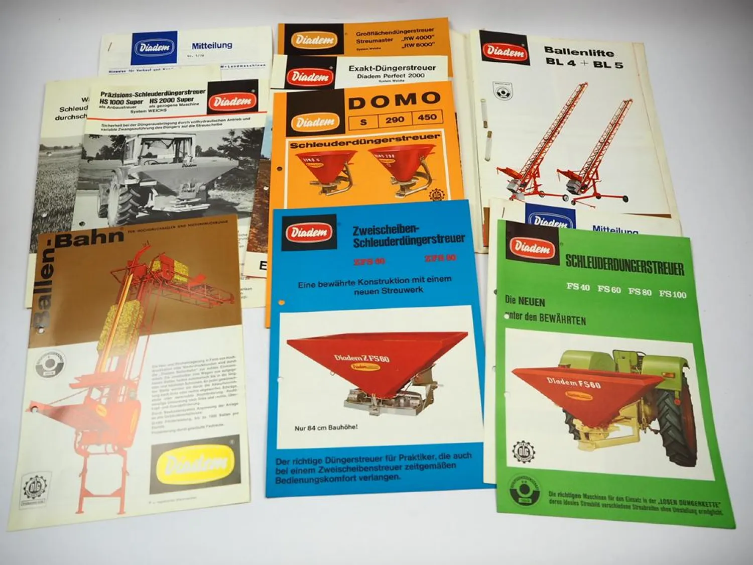 Mappe mit 16x Prospekt Diadem Landmaschinenprogramm + Mitteilungen 1970er Jahre