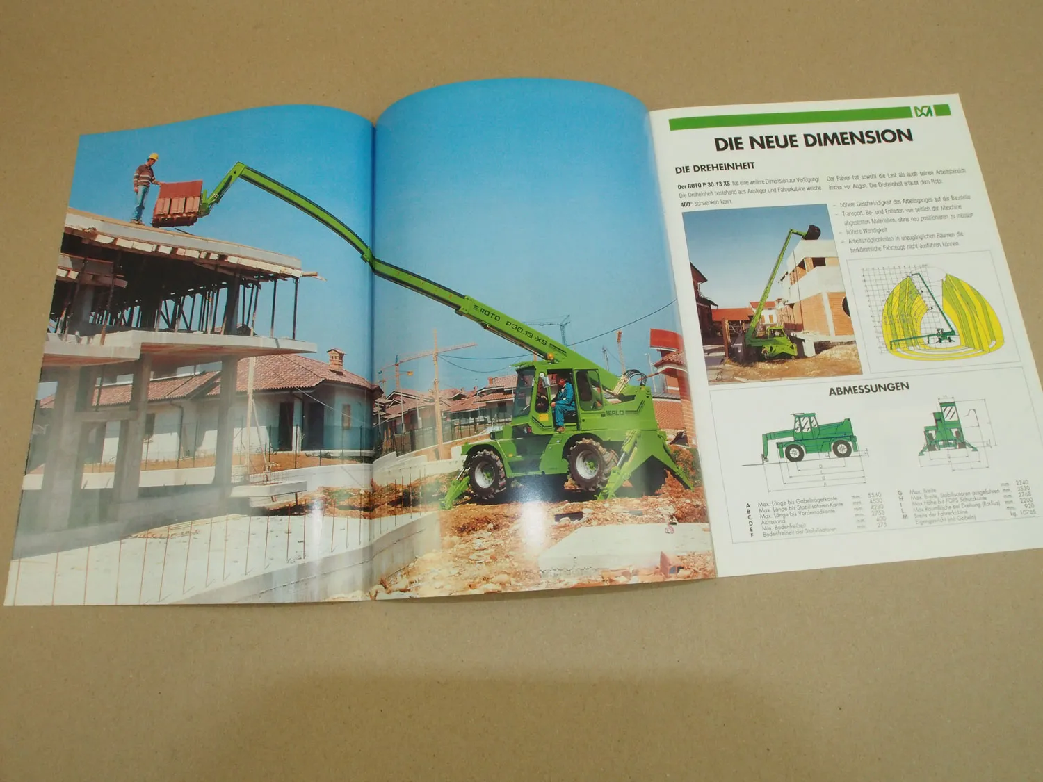 Mappe mit Prospekten Merlo Roto Panaoramic Telescopic Baufahrzeuge Stapler