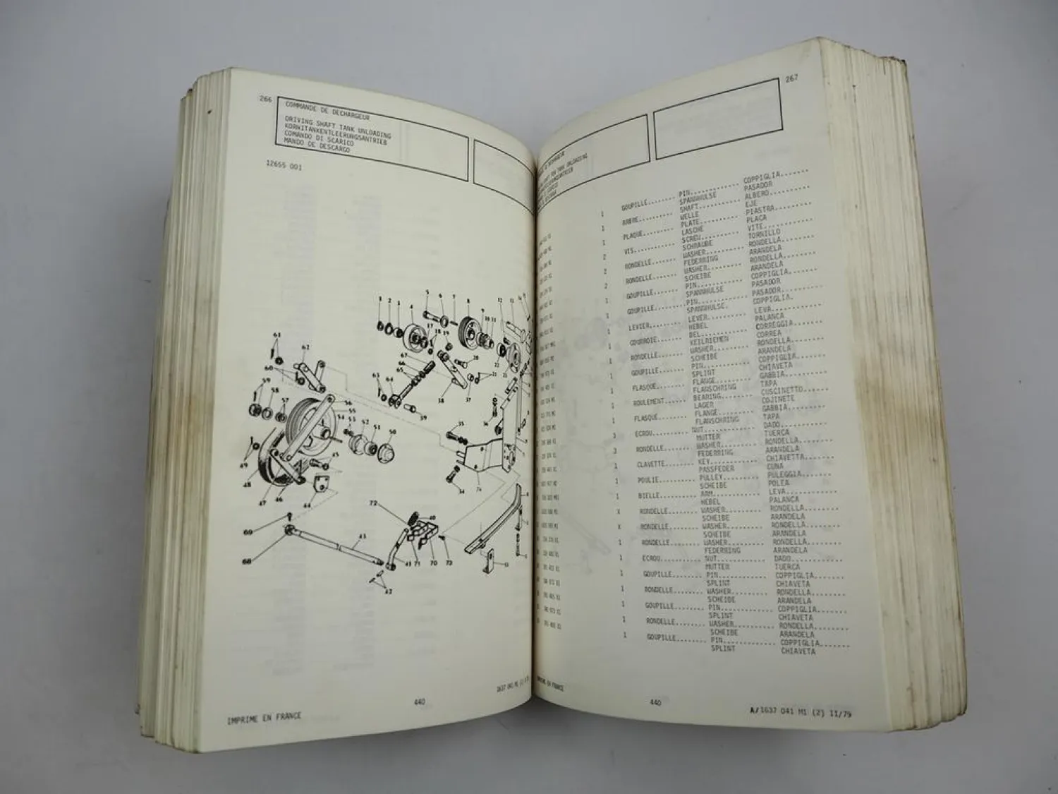 Massey Ferguson MF440 Mähdrescher Original Ersatzteilliste Parts List 1978