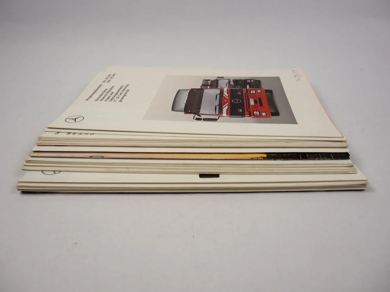 Mercedes Benz LKW Sattelzugmaschine Pritschenwagen Kipper Übersicht 54x Prospekt