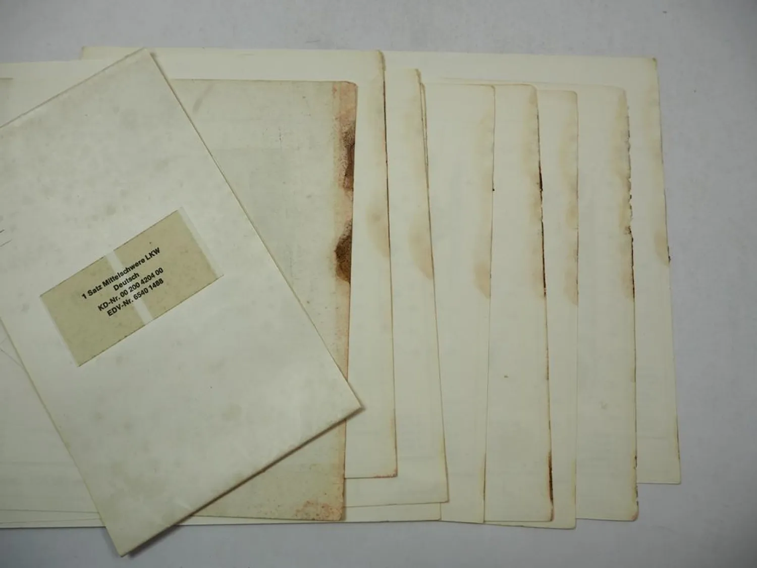 Mercedes Benz Mittelschwere LKW Schnittbilder von Bauteilen Motor Achse Getriebe