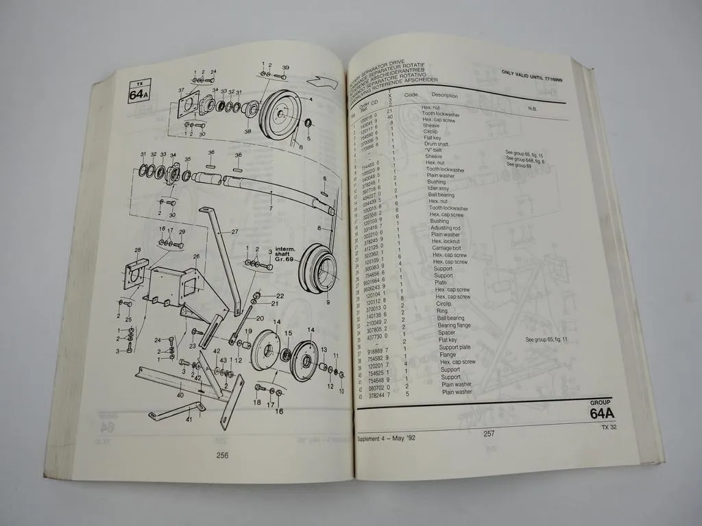 New Holland TX32 Combine Mähdrescher Parts List Ersatzteilliste 1993