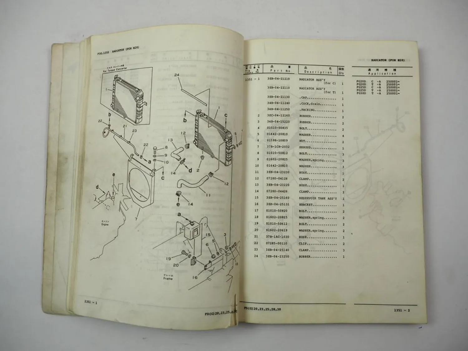 Orig. Komatsu FD FG 20 25 30 D HD -11 Forklift Parts List Ersatzteilliste 1989