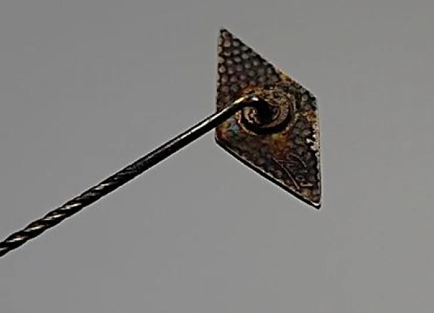 Original Anstecknadel Pin Deutz Traktor ca. 1950 Emaille