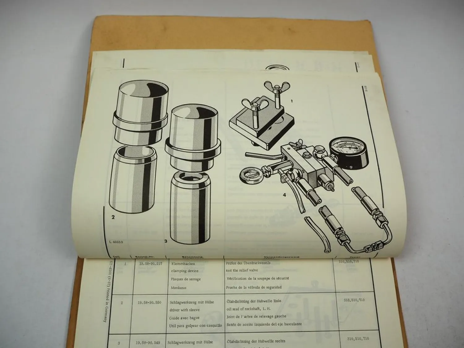 Original John Deere Traktoren Landmaschinen Spezialwerkzeug Katalog 1967