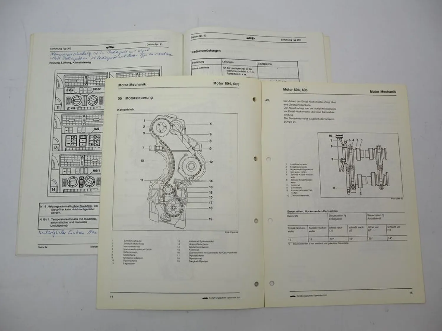 Original Mercedes-Benz C-Klasse W202 Einführungsschriften - 2 Hefte Set 1993