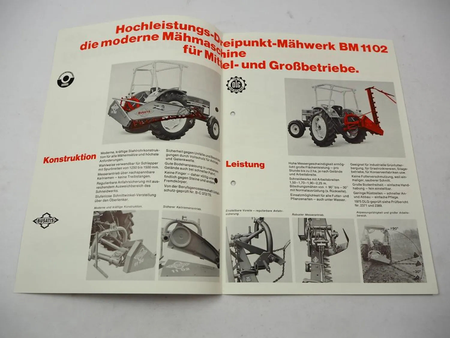 Original Prospekt Busatis BM1102 Mähwerk an IHC Schlepper 1984