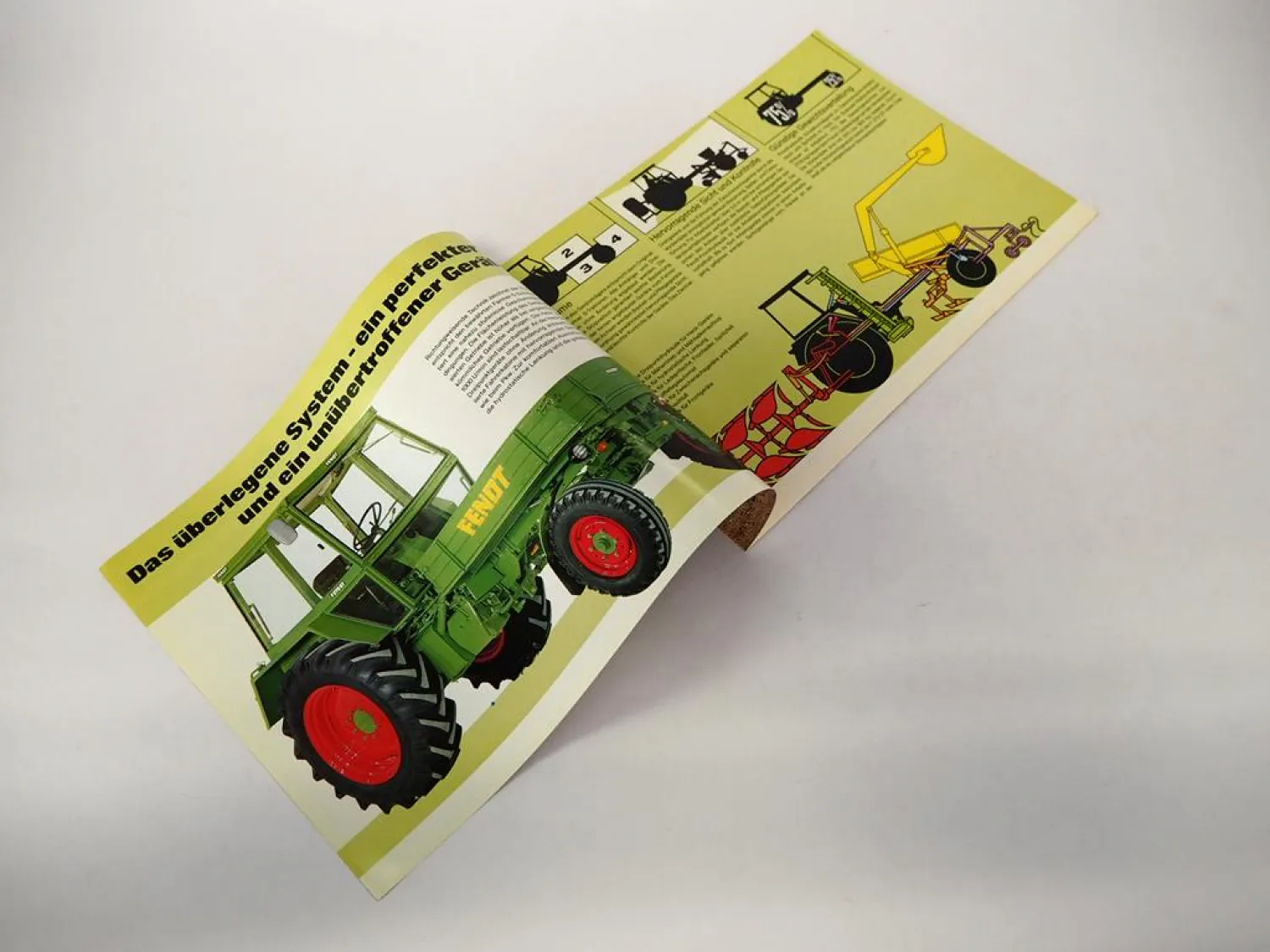 Original Prospekt Fendt 275GT Geräteträger mit technischen Daten 1977