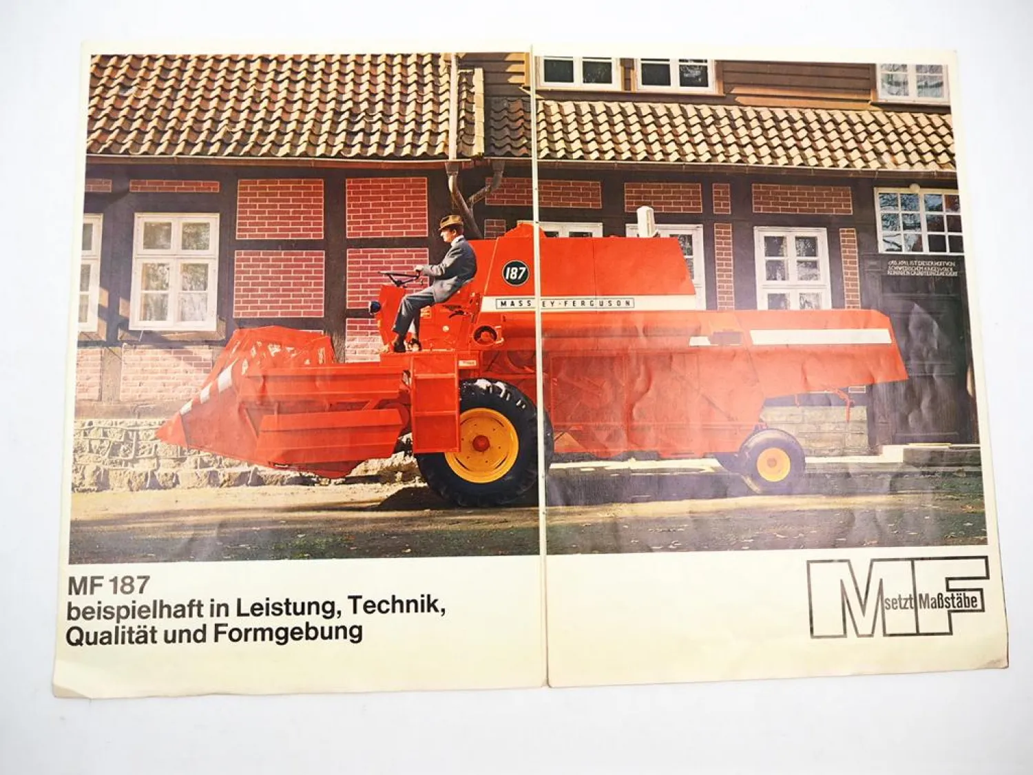 Original Prospekt Massey Ferguson MF187 Mähdrescher 1969 mit technischen Daten