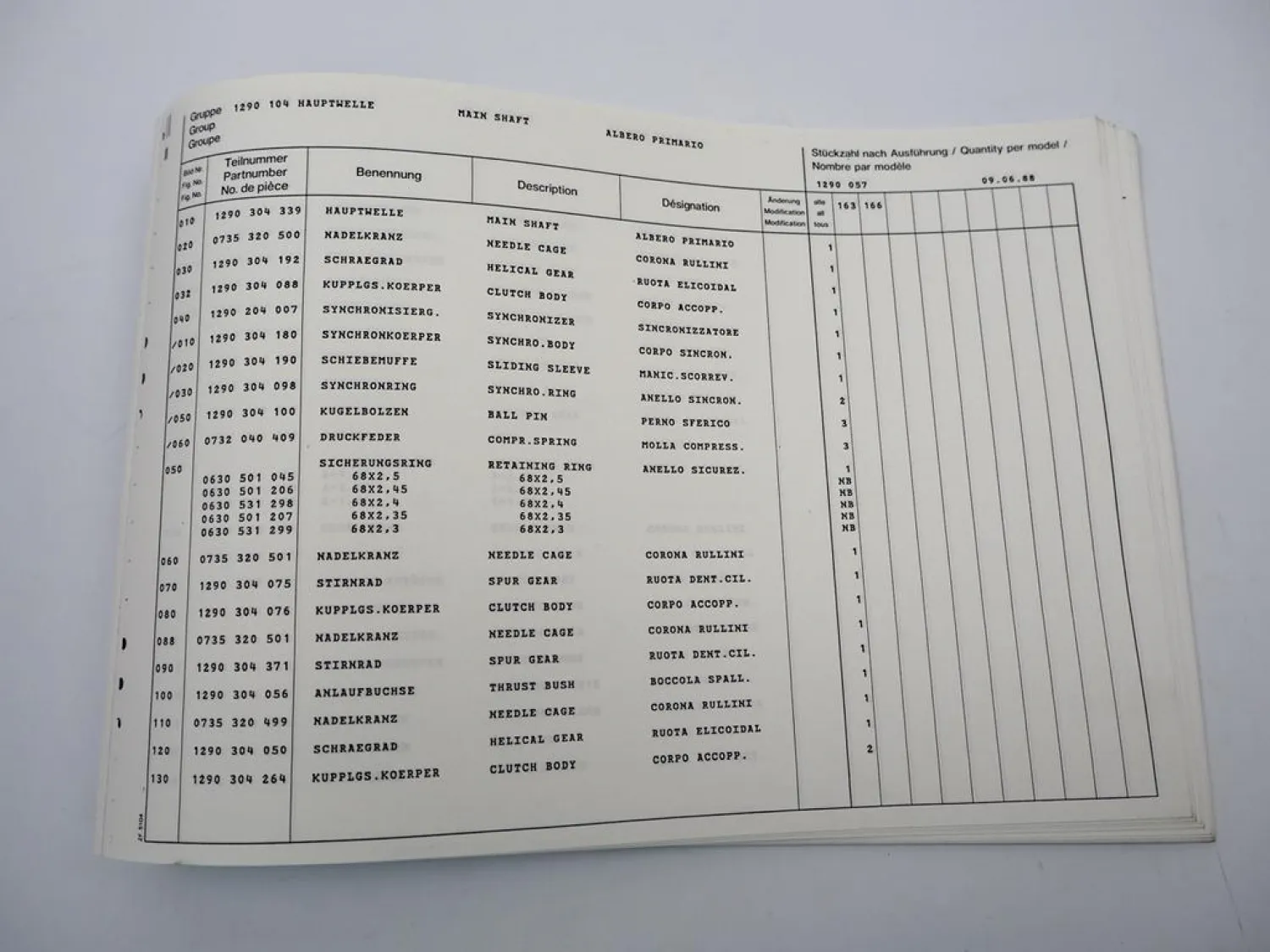 Original ZF S 6-36 Synchroma Getriebe Ersatzteilliste IVECO Parts List 07/1988