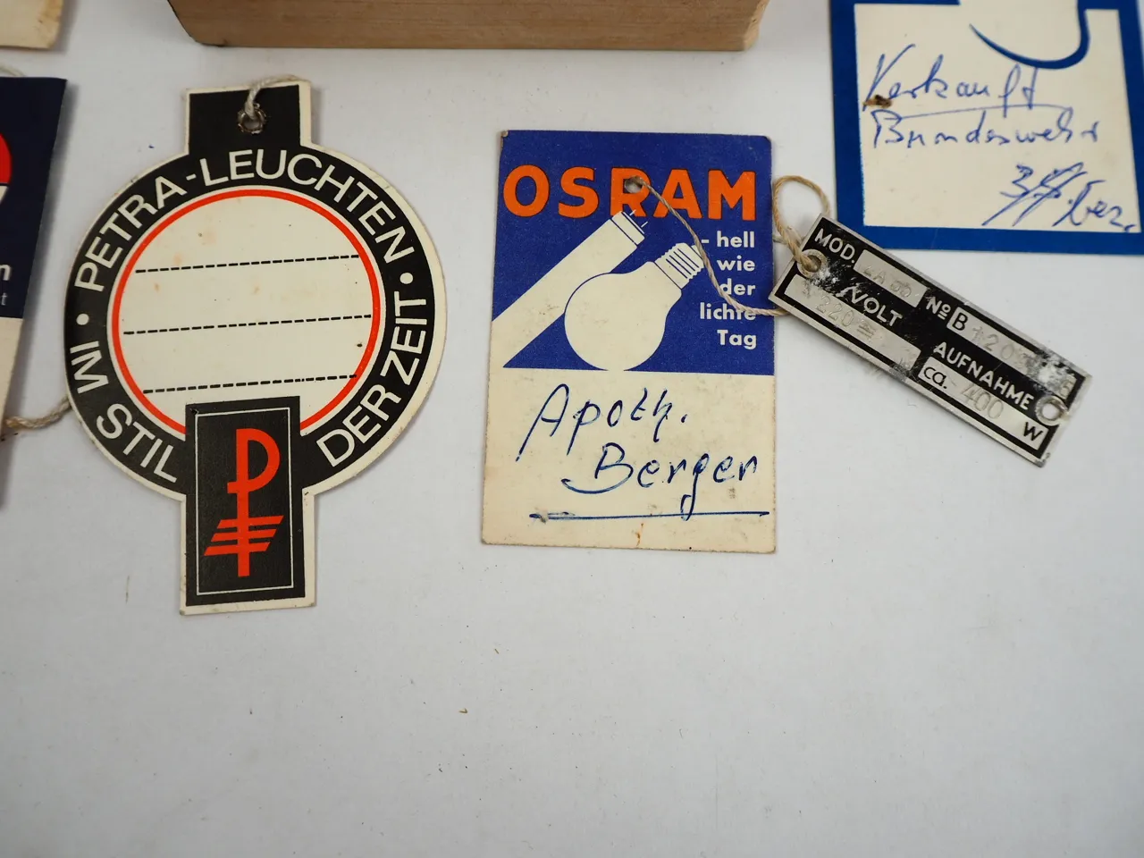 Philips Handbuch für den Fachhandel 1970 mit Reklameschildchen Lampen